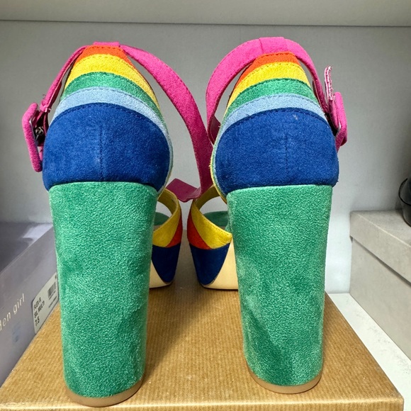 🌈 Rainbow Platform Heels - Picture 7 of 10